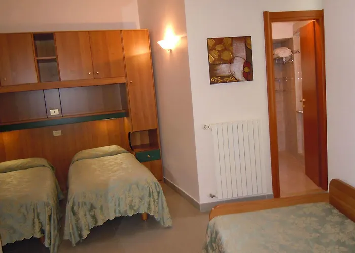 Papa Germano Otel Roma